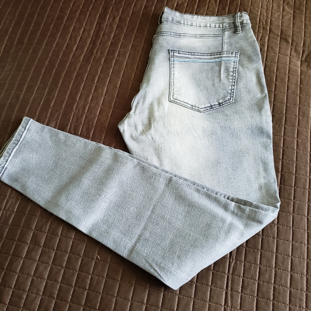Nwot light grey jeans